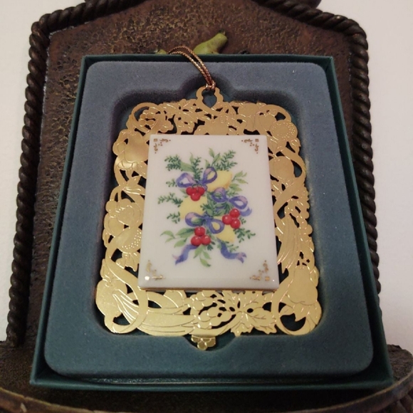 LENOX Christmas Tree Ornament - Picture 4 of 7